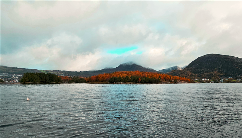 Jørpelandsholmen i høstfarger