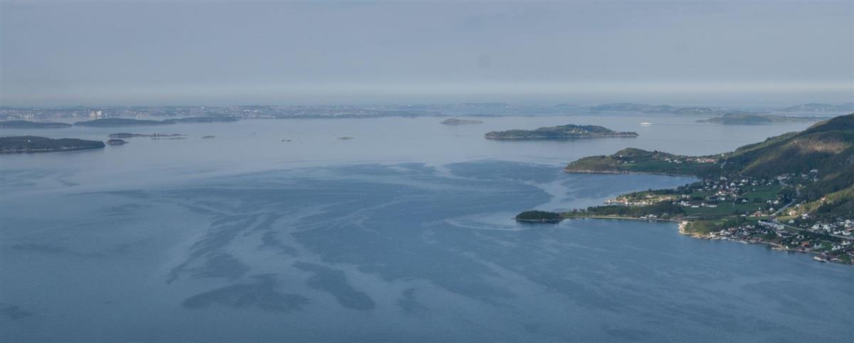 Flyfoto av Idsefjorden og Hidlefjorden - Klikk for stort bilde