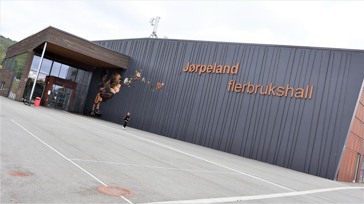 Fasaden til Jørpeland flerbrukshall - Klikk for stort bilde